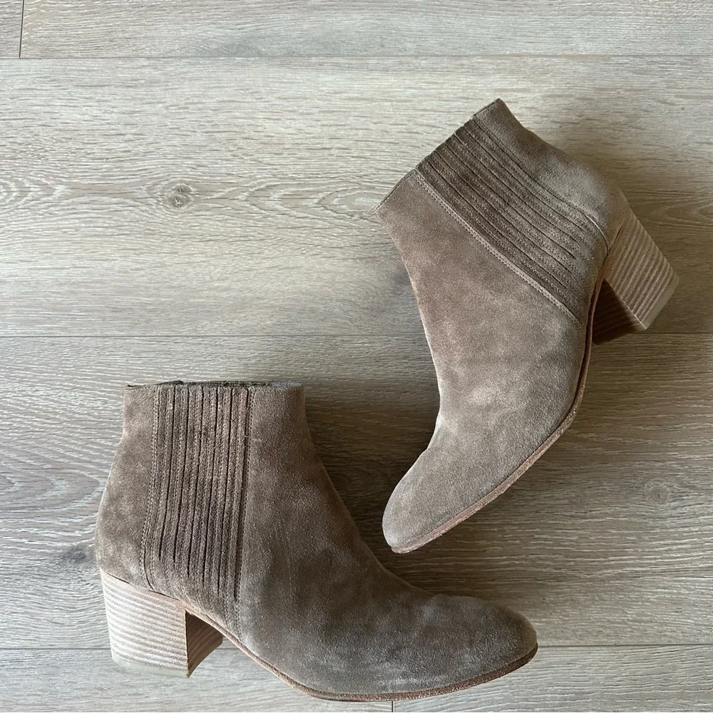 Vince Haider Suede Leather Booties Shoes Sz 8 Made In Italy